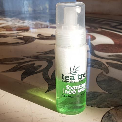 tea tree pianka do mycia twarzy 200ml oczyszcza