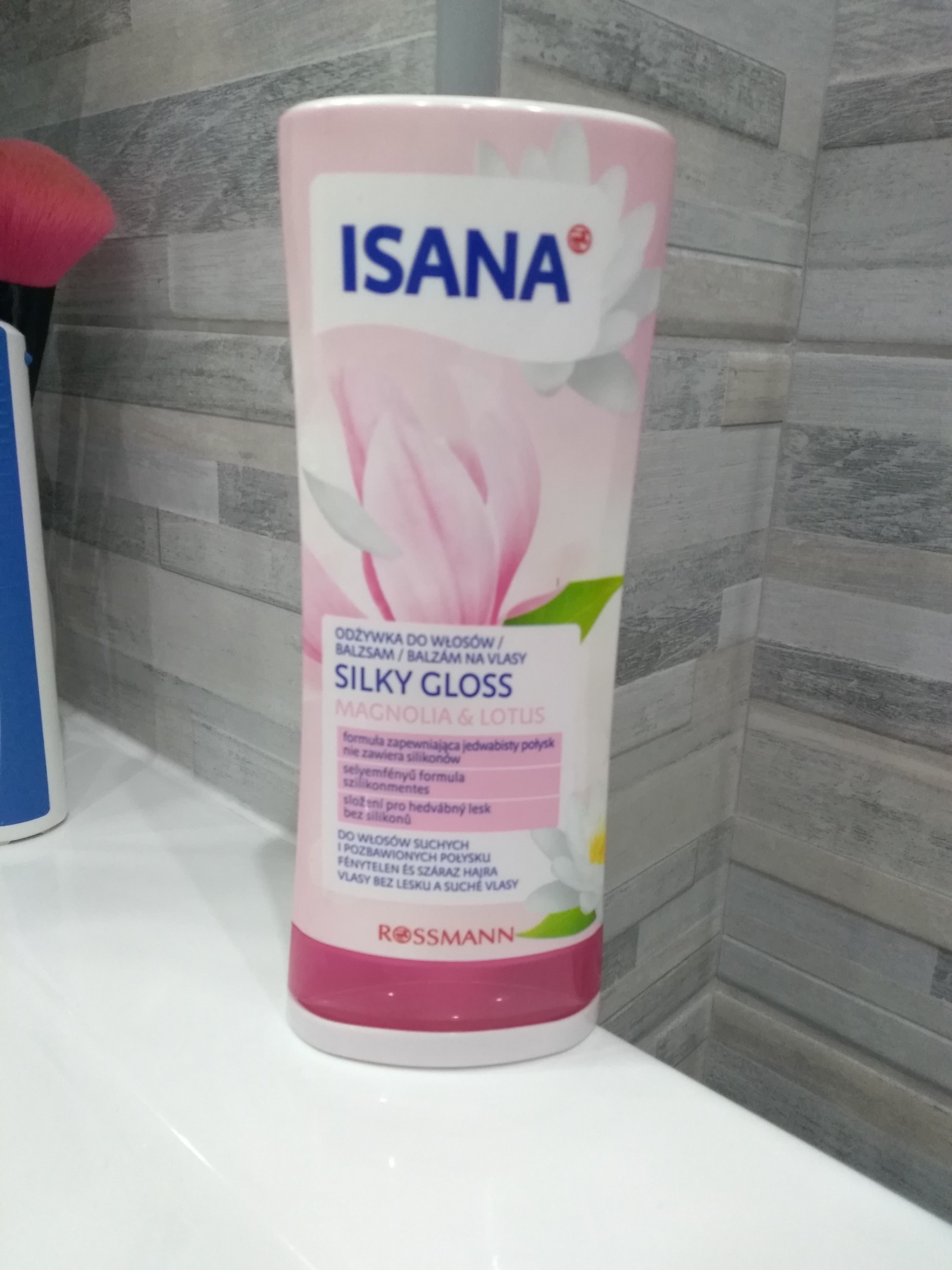 isana silky gloss odżywka do włosów magnolia & lotos