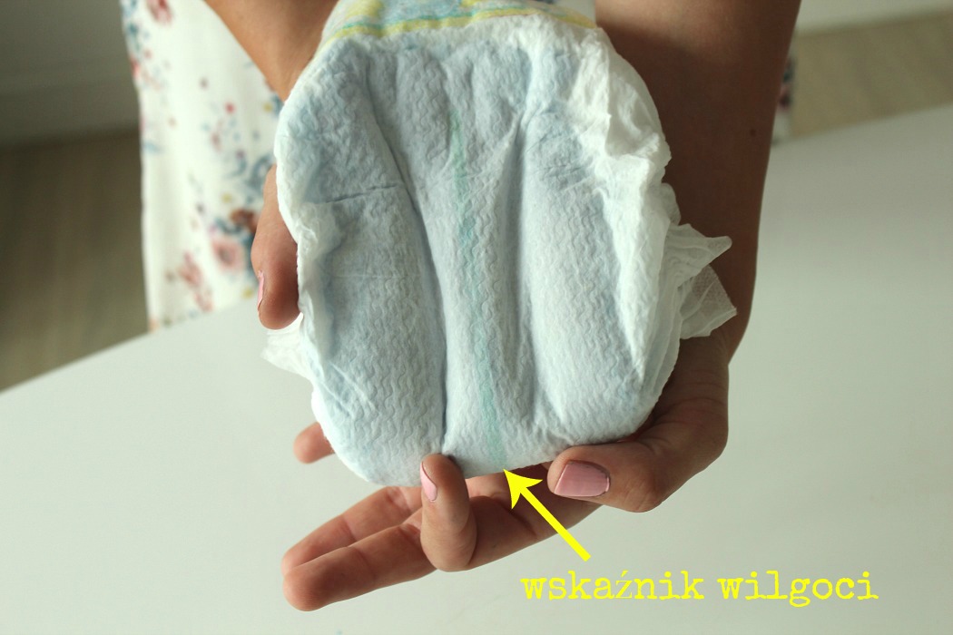 pampers wskaźnik wilgotności kolor