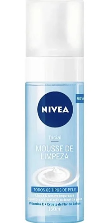 niebieska pianka do mycia twarzy nivea