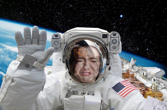 czemu astronauci maja pieluchy