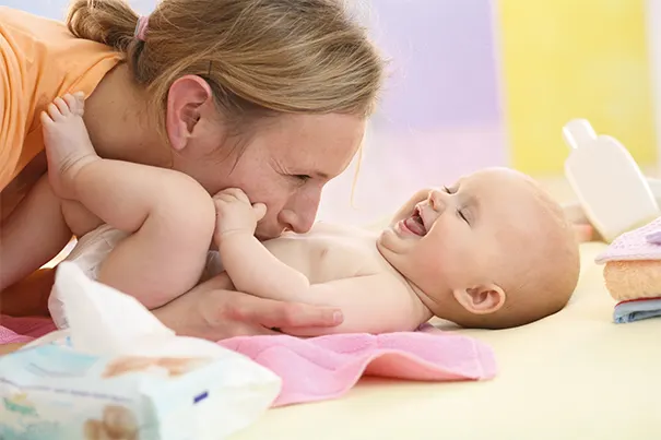 czyszczenie skóry chusteczkami pampers