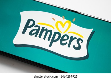 seeklogo pampers